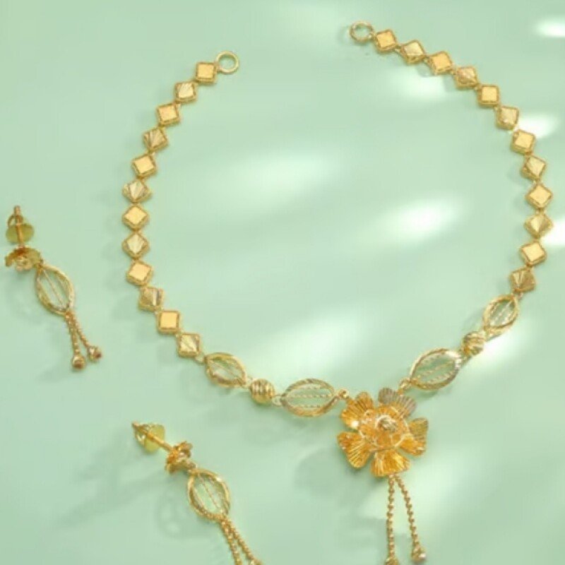 Gold Necklace Set