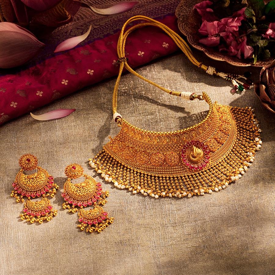 Gold jewellery home delivery from Shivaani Jewellers in Coimbatore